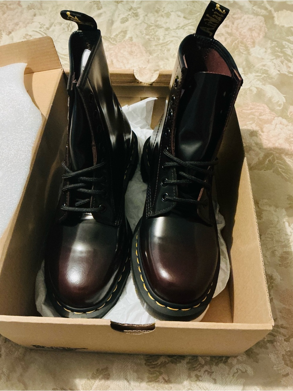 Dr. Marten 1460 Women’s Combat Boots Cherry Red Size 9 New